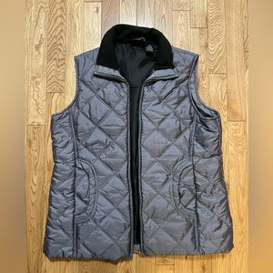 Jane Ashley quilted vest size large